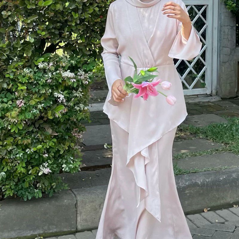 jstaperson's tweet image. raya outfit

a threads✨