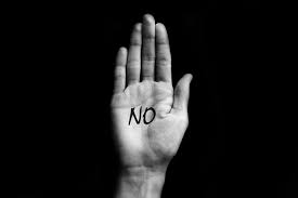 DECIR NO TAMBIÉN ES CUIDAR

Donde está la diferencia

Durante mucho tiempo pensé que liderar bien era decir que sí.

Hasta que entendí algo clave:
decir sí a todo también puede dañar.

albertcortesborra.es/2026/01/06/dec…