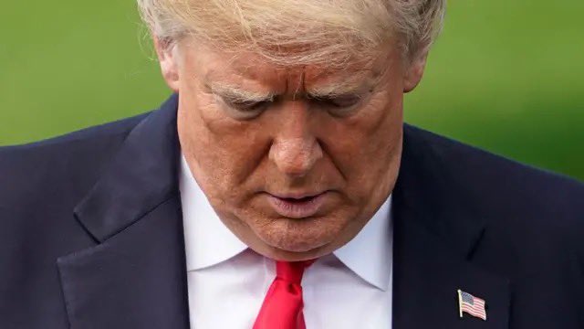 Trump işte bu: 
Dedesi, genelev işletiyordu!

“Dedesi genelevci, babası Ku Klux Klan, böyle bir ailede büyümüş, iflastan dolandırıcılığa, vergi kaçakçılığından pornoya kadar, her türlü pisliğe adı bulaşmış, bir yandan kumarhane, öbür yandan sahte hayır kurumu, çakma üniversite,