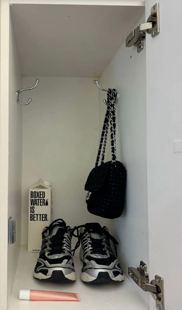 Valkyrie_Core's tweet image. Gym locker.