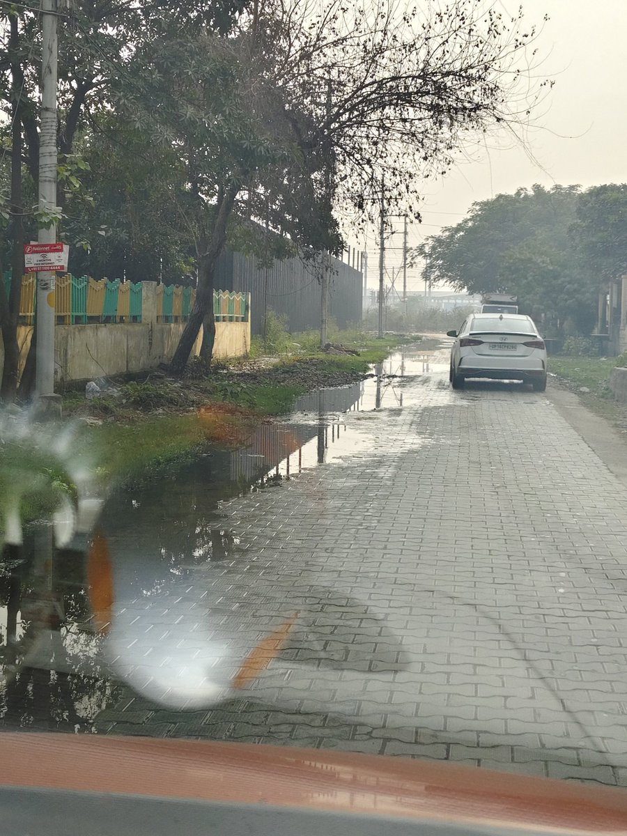 <a href="/siddharth2596/">Siddharth Agarwal 🇮🇳</a> <a href="/NBTDilli/">NBT Dilli</a> <a href="/NavbharatTimes/">NBT Hindi News</a> <a href="/ChiefSecyUP/">S.P. Goyal, Chief Secretary, GoUP</a> <a href="/AshishXL/">Ashish</a> <a href="/NandiGuptaBJP/">Nand Gopal Gupta 'Nandi'</a> <a href="/NEFOMAncr/">NEFOMA</a> <a href="/federationw1/">Federation of R.W.A,s Greater Noida</a> <a href="/myogiadityanath/">Yogi Adityanath</a> <a href="/CMOfficeUP/">CM Office, GoUP</a> <a href="/OfficialGNIDA/">Greater Noida Industrial Development Authority</a> <a href="/GreaterNoidaW/">Greater Noida West</a> <a href="/ShyamNBT/">Shyam Vir श्यामवीर चावड़ा</a> <a href="/akshay4aks/">akshay shukla</a> <a href="/noida_authority/">NOIDA Authority</a> <a href="/UPSIDA/">CEO<a href="/UPSIDA/">CEO@UPSIDA</a></a> <a href="/CeoNoida/">CEO, NOIDA Authority</a> <a href="/nefowaoffice/">NEFOWA</a> @UPSIDA प्राधिकरण अंतर्गत सूरजपुर साईट सी ग्रुप हाउसिंग एक्सटेंशन 2, ग्रेटर नोएडा में प्राधिकरण की ओर से जल आपूर्ति की कोई व्यवस्था अभी तक नहीं है और इस सेक्टर में वर्तमान में 5 सोसाइटी में लगभग 5000 परिवार रहते है जो भूजल का उपयोग करते आ रहें हैं।यह सेक्टर यूपीसीडा प्राधिकरण के