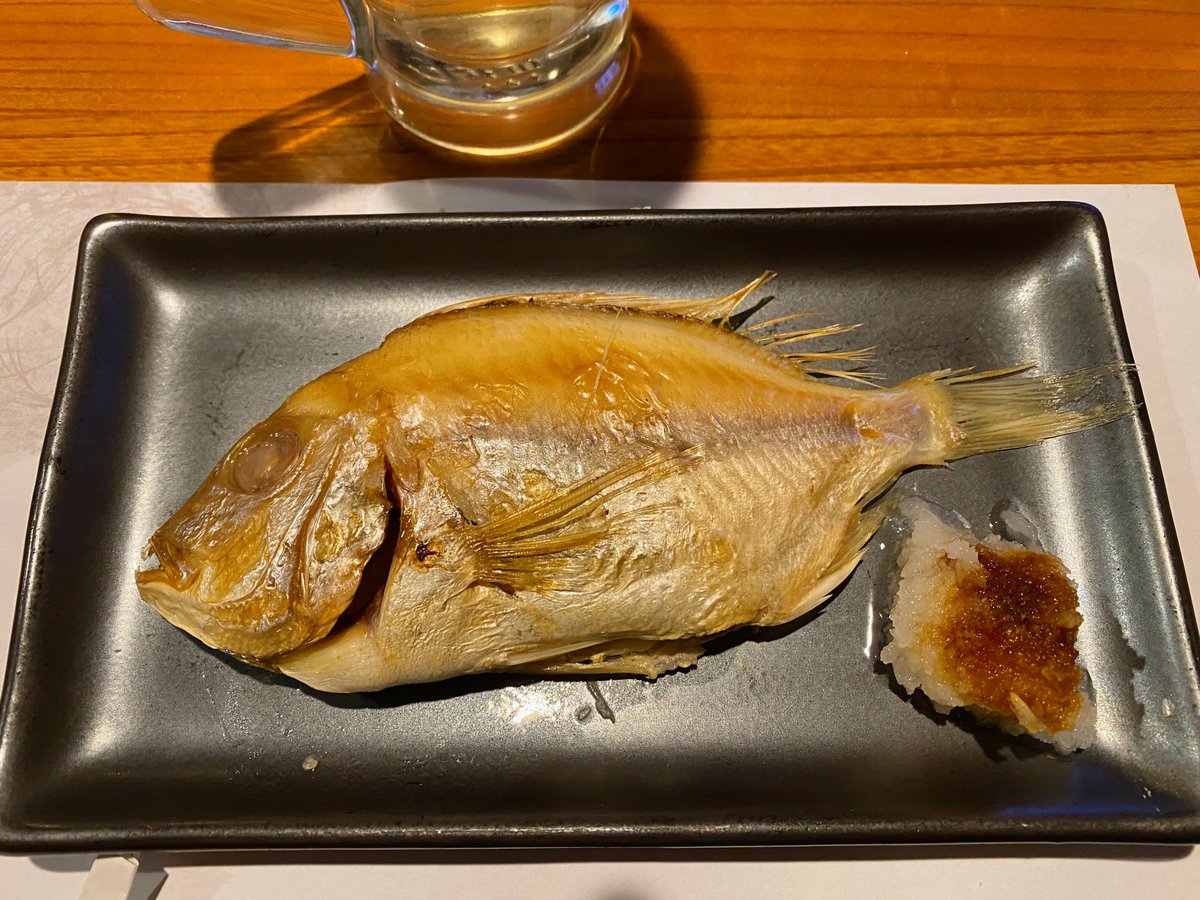 TomohInc's tweet photo. 1月5日は仕事始め、夕方から新年会が催されました🎍みんなで賑やかに美味しい料理をいただき英気を養いました。いよいよ2026年がスタート🏇良い年になるよう安全・健康に気をつけて頑張りましょう❕
#仕事始め #新年会 #トーモー株式会社 #建設業を盛り上げよう https://t.co/nly8x8bhE4