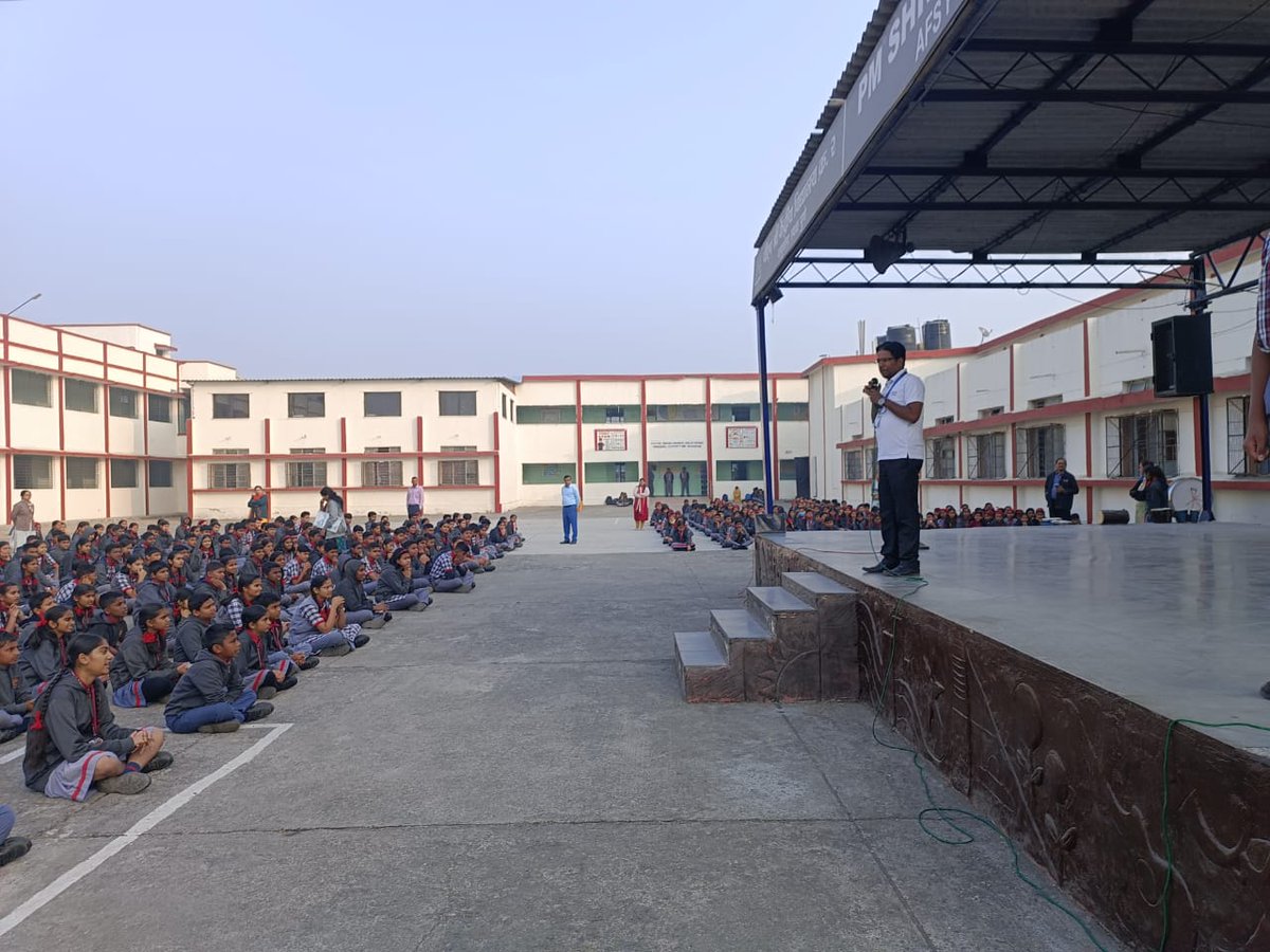 kv2_afspune's tweet photo. Awareness matters!
A meaningful session on POCSO Act & JJ Act was conducted by Police Station Vimannagar in collaboration with the Child Care Committee, Pune, focusing on child rights, protection, and legal awareness. 👮♂️👧📚
#POCSO #JJAct #Awareness
@KVS_HQ @KvsMumbai https://t.co/9KBIa1ampx