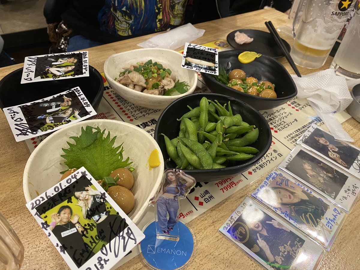 BEMKS_EMANON's tweet image. 2026.01.04 #MetaFes2026 後の
#ありさーず新年会
スタートは皆、別々のフロアからスタートも、最後は同じフロアに集合‼️
EMANONを観終わった後に、気心知れた大好きな仲間と新年会🍻
この時間が宝物💎✨️
ライブ始めお疲れ様でした〜🙌

#ありさーず
#佐藤有紗
@sato_arisa_drum