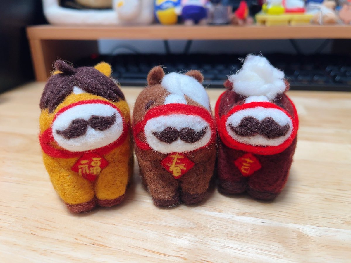 這三隻馬你喜歡哪一隻的髮型呢？
由左至右1、2、3
幫我決定一下公版以哪個髮型為主

另一個想法就是出驚喜包🤣！
因為馬的瀏海真的可以變出好多造型！我自己都難以割捨還是你們放心讓校長自由發揮🤣隨機出貨，到時記得分享你抽到的造型給我看嘿