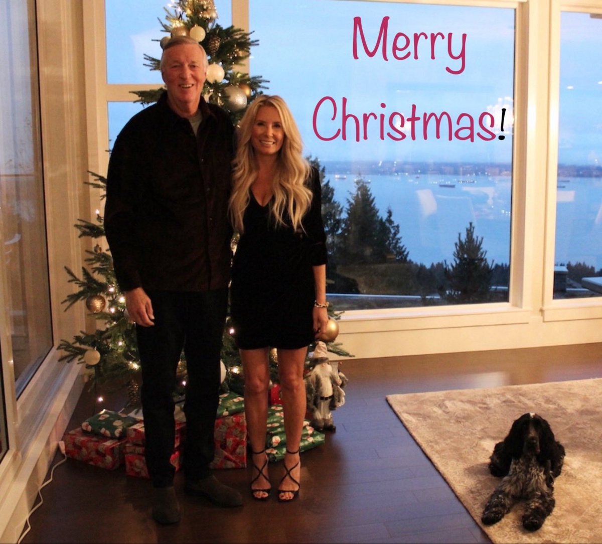 WestVan8675309's tweet image. Merry Christmas! 🎄#WestVancouver #Christmas2025  #Smiles