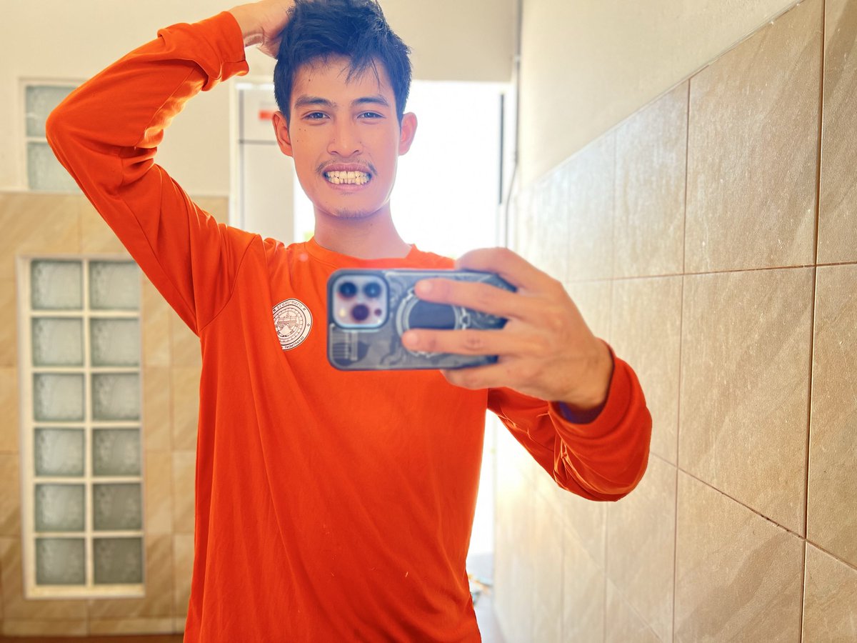 Overbefor's tweet photo. ภาพตัดตั้งแต่ทำงานวันแรกเลย เป็นไงละ
#แม่สอด #หนักหัว https://t.co/FSze56Mmou