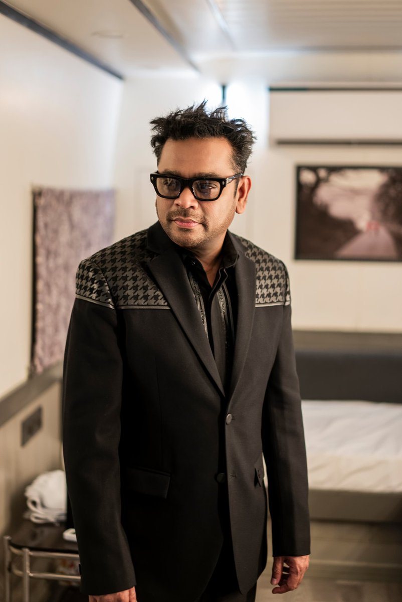 filmfare's tweet image. Indian at heart, universal in sound. 🌍🎼

Happy Birthday to A.R. Rahman, the composer who made the world listen. ♥️

#HappyBirthdayARRahman #Celebs