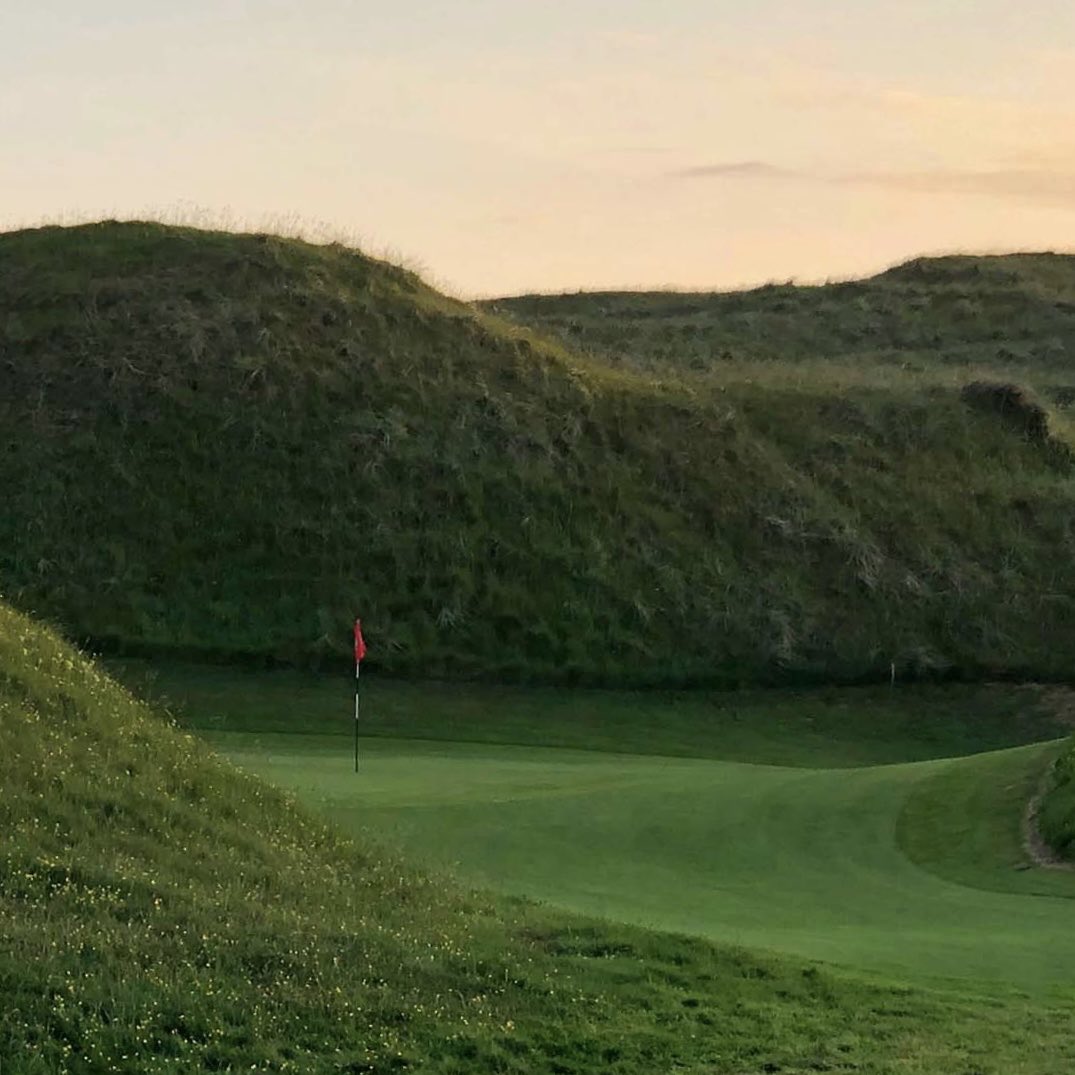 I posted that AM quote earlier so I could post this: 

I don’t consider “it’s all right there in front of you” to be a positive course review. 

Blind shots can foster the best moments. The best walks. If I yearn for another chance immediately after walking off 18, that’s a