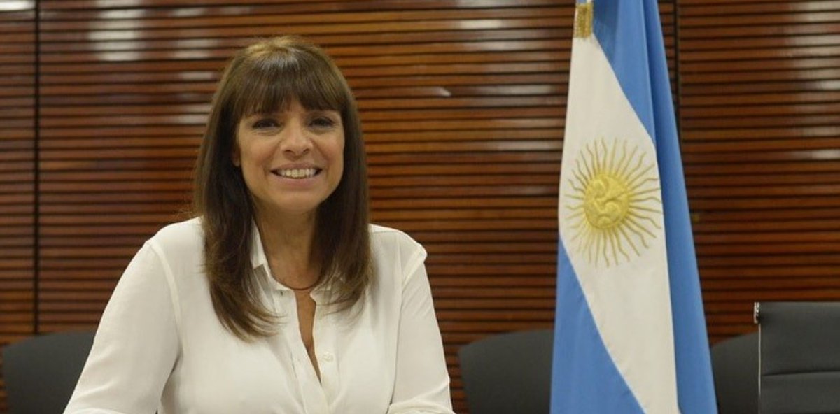 Ojo_Kritico's tweet photo. ¿CUANDO PRIVATIZAN ESTE ANTRO? La Justicia nunca investigó en profundidad el caso de los bolsos de TV Pública. Lufrano estaba a cargo. Las promesas de privatización de Radio Nacional y TV Pública quedaron en la nada. Humo para la tribuna https://t.co/Lu8wJnrJdR