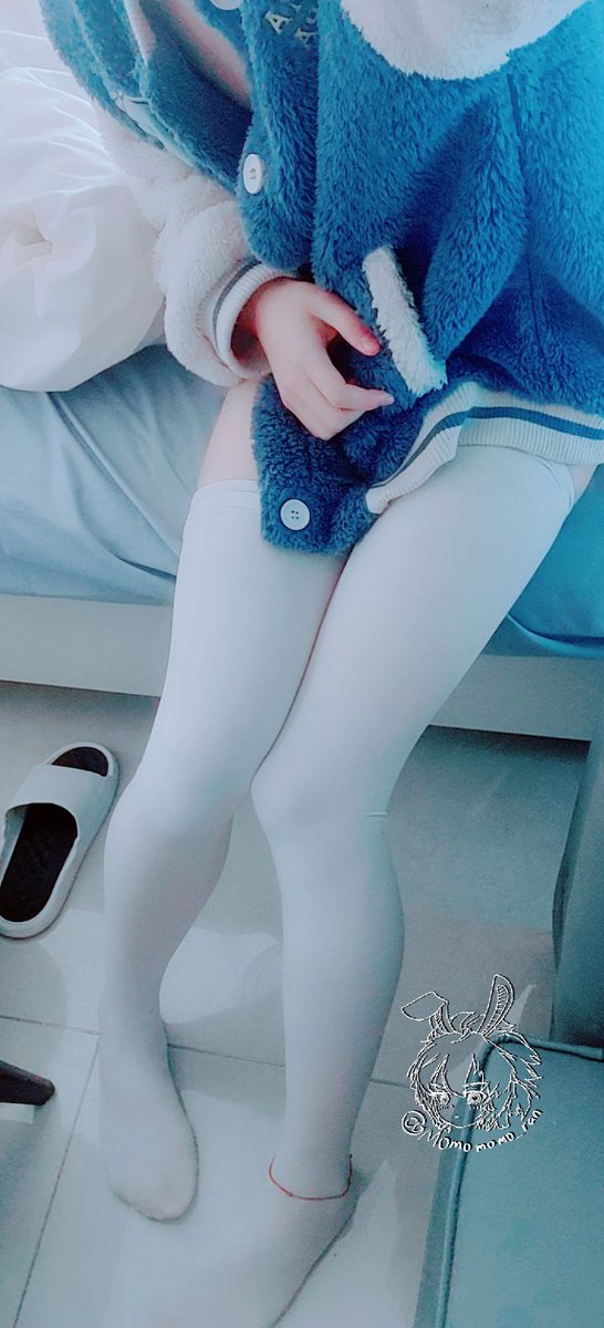 Momomomo_ran's tweet photo. 是白丝~ https://t.co/j7WTWtcEKy