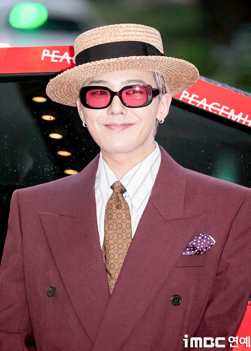 imbcenews's tweet image. [단독] 지드래곤, 2월 팬미팅 개최 
#지드래곤 #GDRAGON #GD #2월 #팬미팅개최 #iMBC연예 

6일 iMBC연예 취재 결과 지드래곤(본명 권지용)이 오는 2월 팬미팅 개최를 목표로 준비 중이다.

지드래곤(G-DRAGON, 지드래곤)은 그간 솔로 활동 중 콘서트·월드투어 중심의 행보를 이어왔다.

최근에는…