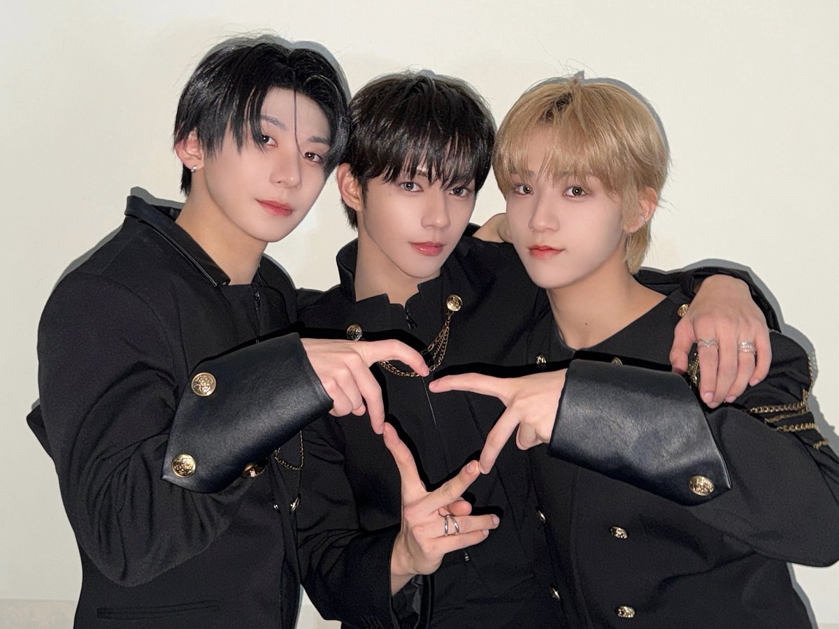 HaneulzPH's tweet image. #JL #제이엘 #HAN #박한
#HANEULZ #하늘즈 
#AHOF #아홉