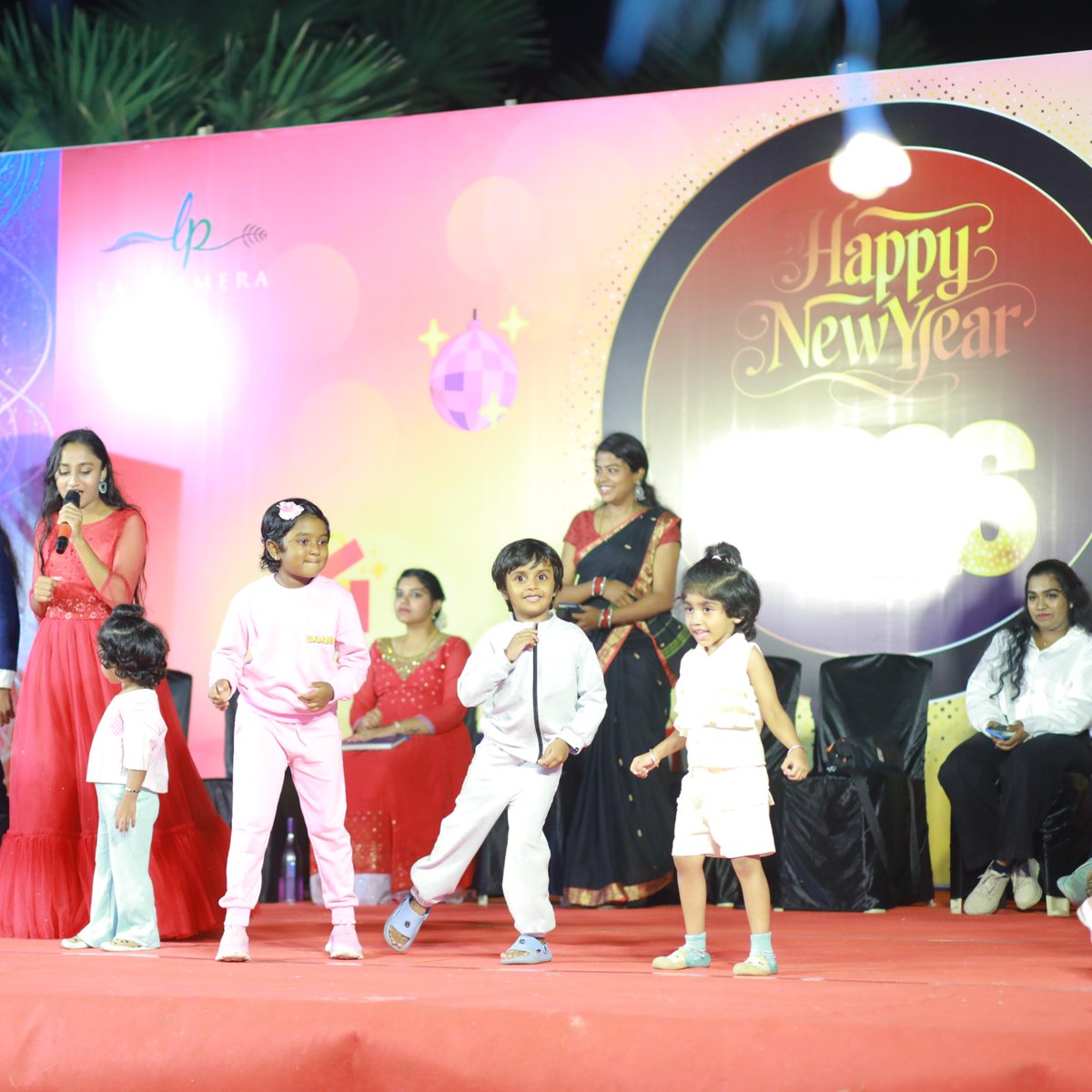 KFourHotel's tweet photo. Glimpses from the grand gala New Year event held at The Gulf Catch, in La Palmera..

#LaPalmera #newyearseve #celebration #gulfcatch #sayalkudivembar #Beachresort #restaurants https://t.co/8C2yQCyHsj