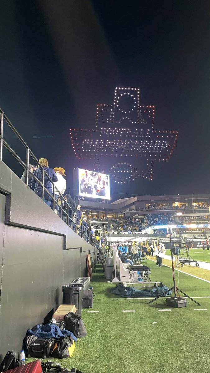 DawnDavenportTN's tweet photo. That game was UNREAL!!! Congrats @MSUBobcats_FB on your first title in 41 years!!! As @bvigen said post game-this team was resilient all season and especially tonight! So good. @westwood1sports @RyanDLeaf @tedemrich https://t.co/9xnPVRQR3f