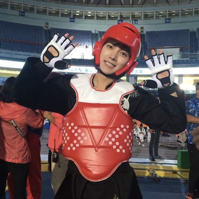 지창욱 얼굴 tweet media