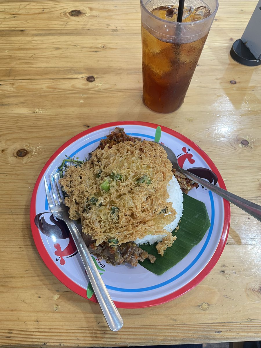 endrunaline's tweet image. ma edja ni mirip nasi peda pelangi yg di scbd tpi versi yg lebih murah anjir cinta bgt🫶