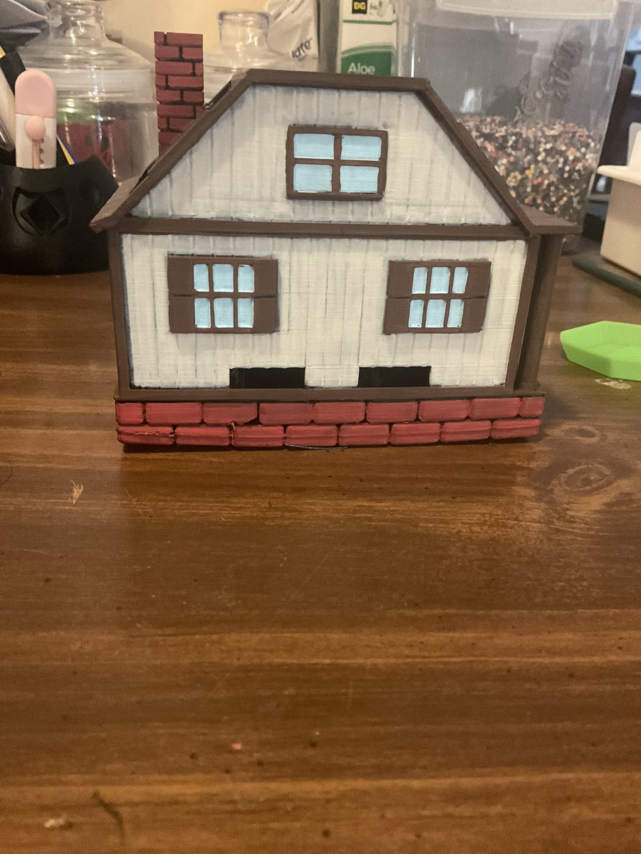 I recently got into 3D printing and painting the models~ 
So far I’ve painted a Tatsugiri and a Stardew Valley farm house pencil box ^-^  If I get a proper set up would you lovely Tealings be interested in painting videos?

#3DPrinting #tatsugiri #pokemon #StardewValley