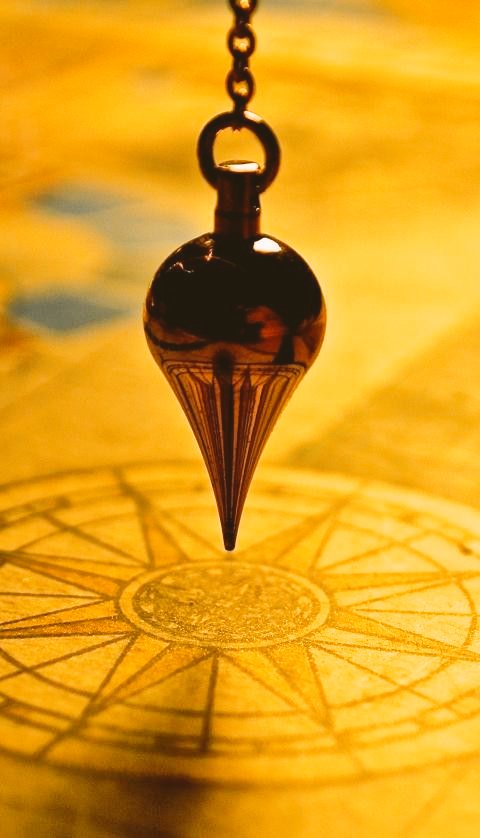 Η ικανότητα να παραμένεις 
όρθιος και σταθερός
μπροστά σε δυσκολίες,
στις μέρες μας, είναι ένα ... "υποτιμημένο" πλεονέκτημα.
Καλημέρα αγαπημένοι μου🌹