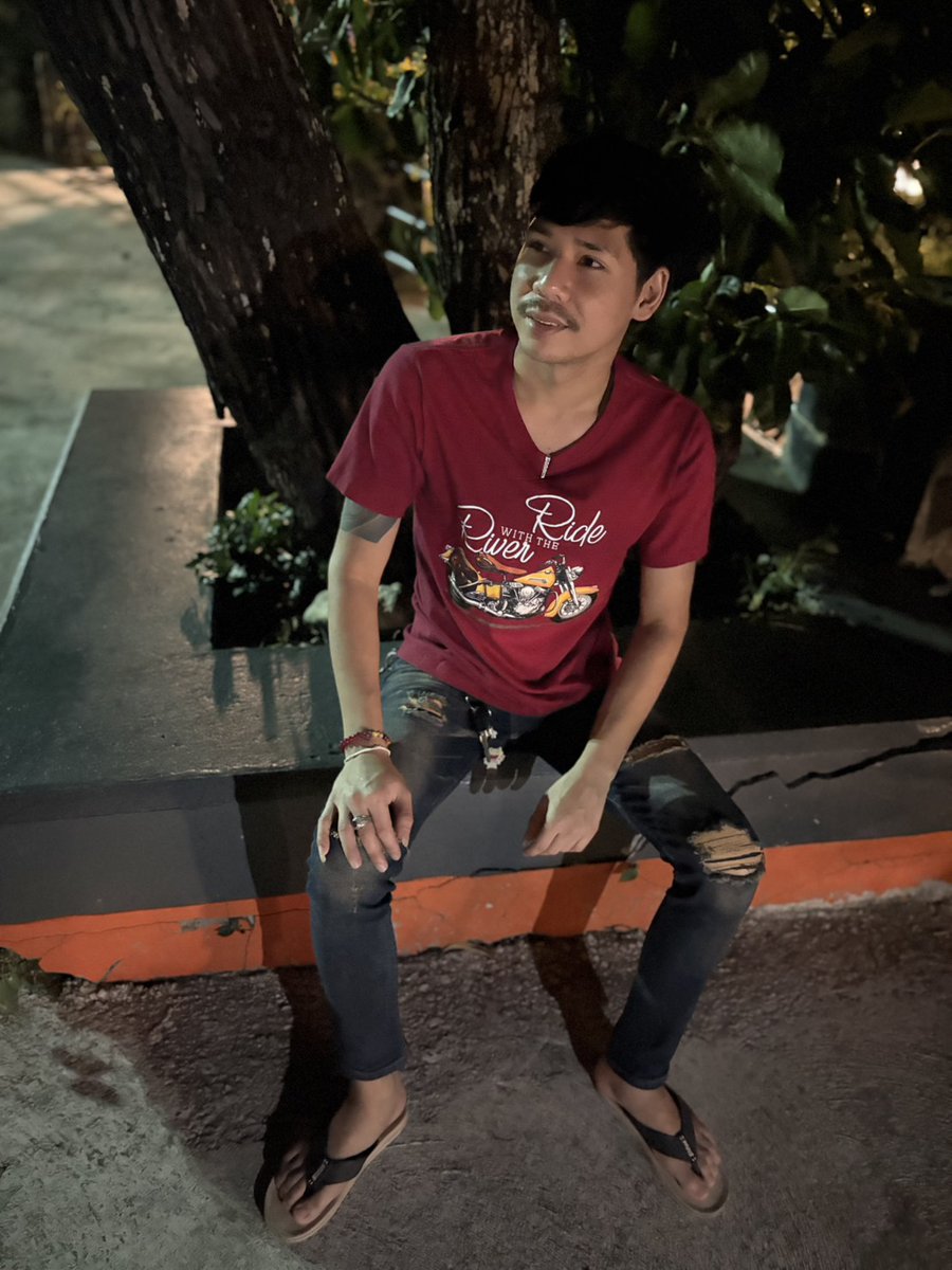 พี่'เจมส์ นิ ครับ tweet media