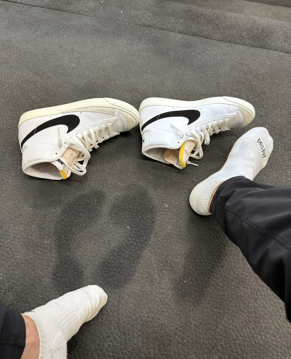 Gotta lick Jack’s sweat stain before you can even think about smelling his feet bro 😈 #findom #nikeblazers #sweatyfeet