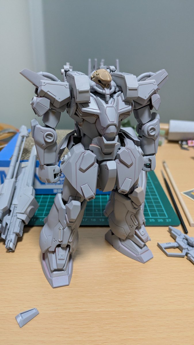 RYODAI46216867's tweet photo. #ガンプラ
HGメッサー
経過報告　一通り完成したのでサフを吹いた。
筆塗りまでは考えていたが全塗装までは考えていなかったので細かい部分の塗りをどうしようか悩んではいるが、後悔はない。 https://t.co/Vmo7wkaJEZ