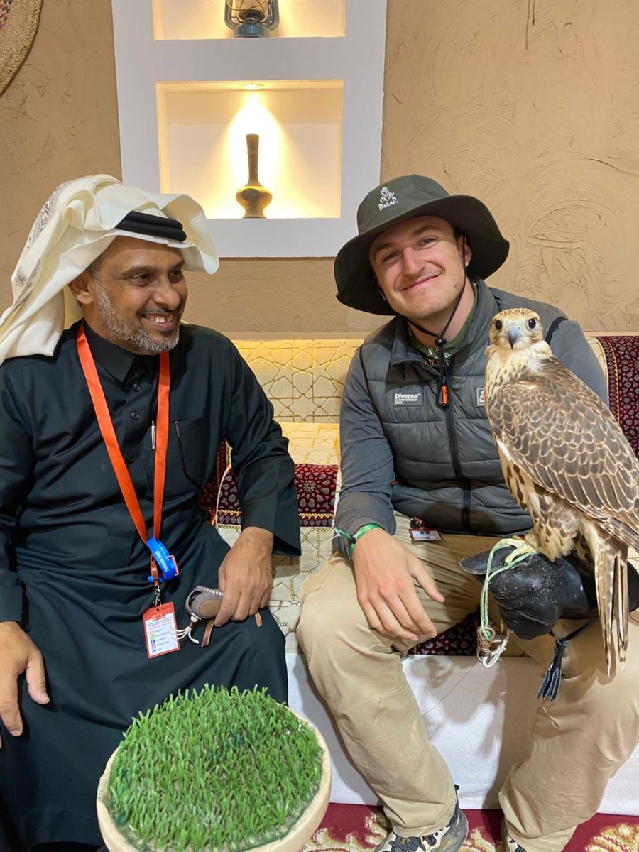 yanfalcon's tweet photo. شارك نادي الصقار في فعاليات #دكار  وقد حظيت هذه المشاركة بقبول رسمي في خطوة تعكس حضور النادي ومساهمته في الفعاليات الوطنية والدولية ومن خلال هذه المشاركة تم تعريف الزوار بالإرث الذي تمتلكه السعودية في ثقافة الصقور وما تحمله من قيم أصيلة تعكس الهوية الوطنية وعمق الموروث الثقافي . https://t.co/VxsKLJt0G5