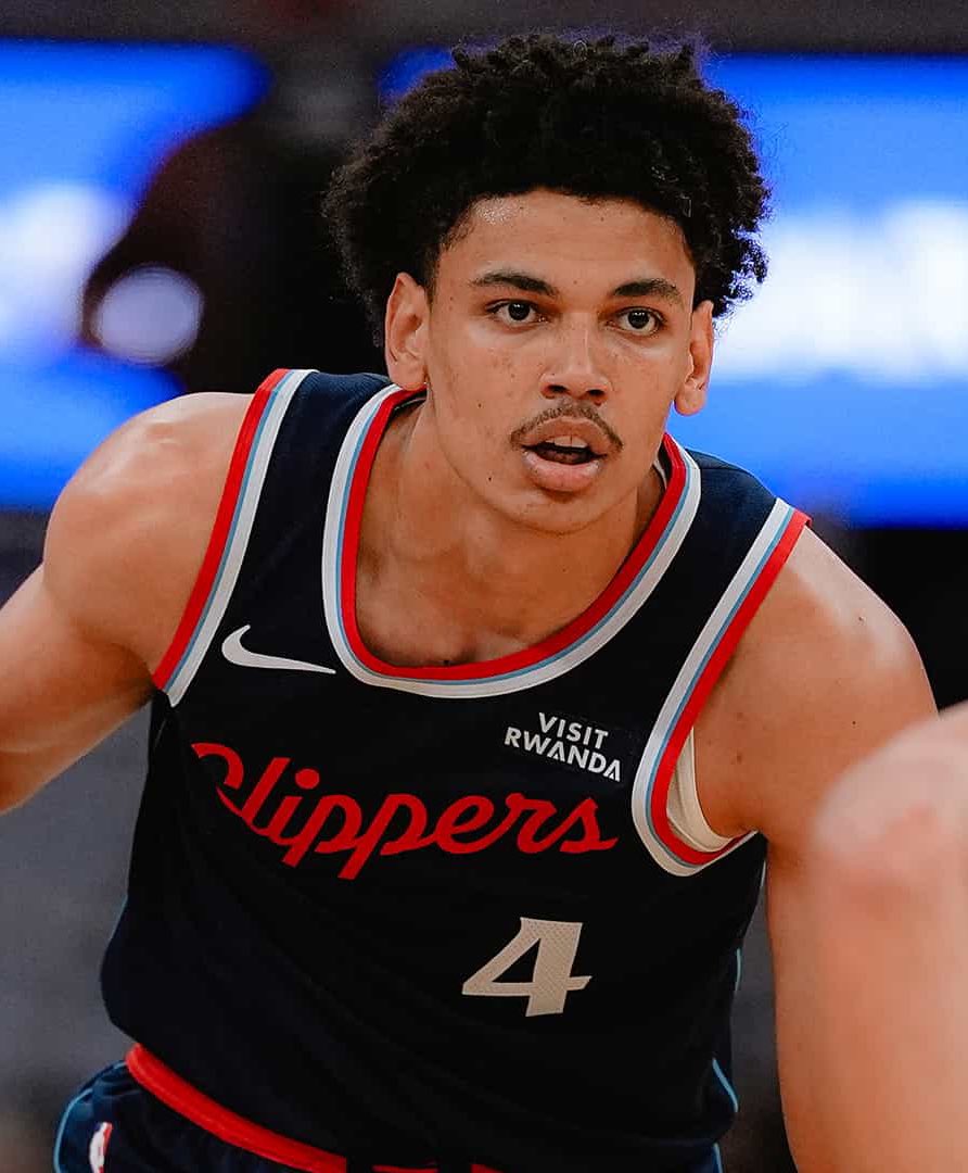 Kobe Sanders tonight:

20 Points
7 Rebounds 
3 Assists 
9/16 FGM
2/3 3PM
36 Minutes