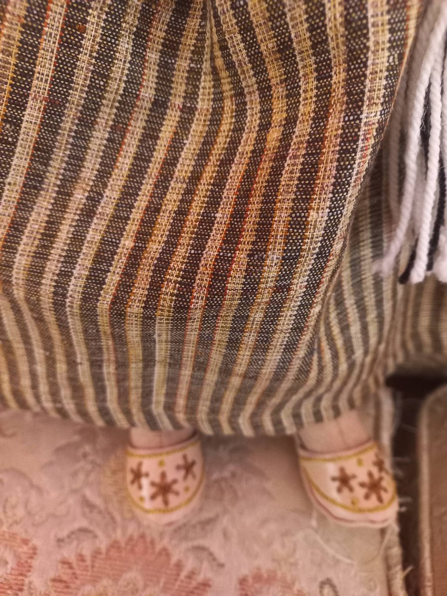 Meet Kalash people of Pakistan. These stunning 50cm dolls showcase the incredible craftsmanship of local women. Known for their striking blue/green eyes, fair skin, and blond hair, Kalash culture is a treasure. Visit facebook.com/NorbertPintsch for more. Via facebook.com/share/p/17N6Ju…