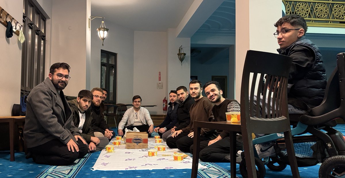 Milli Gençlik Kulübü olarak haftalık sabah namazı buluşmamızı ve çorba ikramımızı gerçekleştirdik.