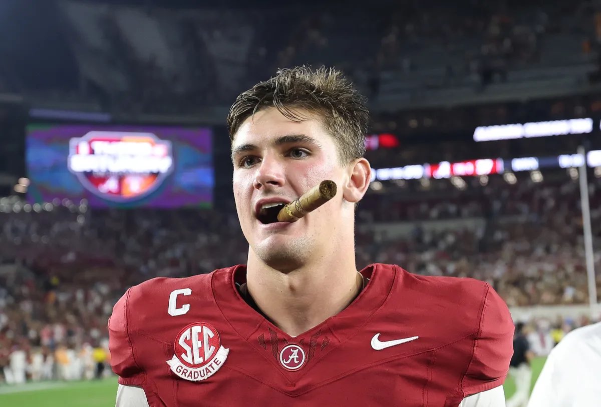 TriStar_Network's tweet image. 🚨WORTH WATCHING🚨

"I think he’s going to look seriously at transferring, and if he does, then I think he lands at Tennessee"🤯

— Chris Low on Ty Simpson, if he doesn’t receive a favorable NFL Draft evaluation 👀🍊