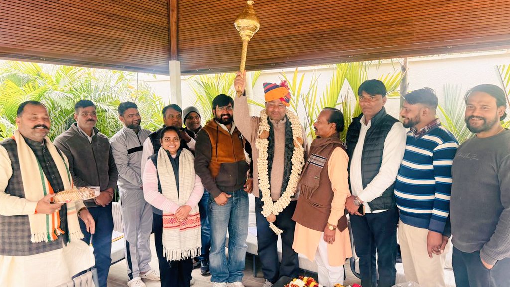 bjpbhupendraRYB's tweet photo. आज निवास स्थान पर भाजपा के देवतुल्य कार्यकर्ताओं द्वारा आत्मीय स्वागत,एवं अभिनंदन किया गया।
शुभकामनाओं के साथ कार्यकर्ताओं से हुआ सार्थक संवाद इस सुंदर सुबह को और भी विशेष बना गया।
सभी का हृदय से आभार।
#sanwad #Charch #BJPGovernment @BhajanlalBjp @BJP4Rajasthan @madanrrathore https://t.co/bUVG8xDmMu