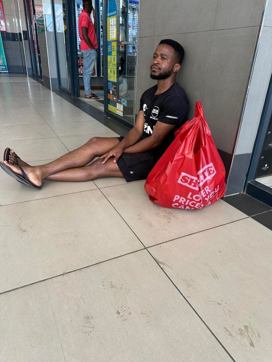 That age of sitting down In malls has arrived 😩😩😭😭