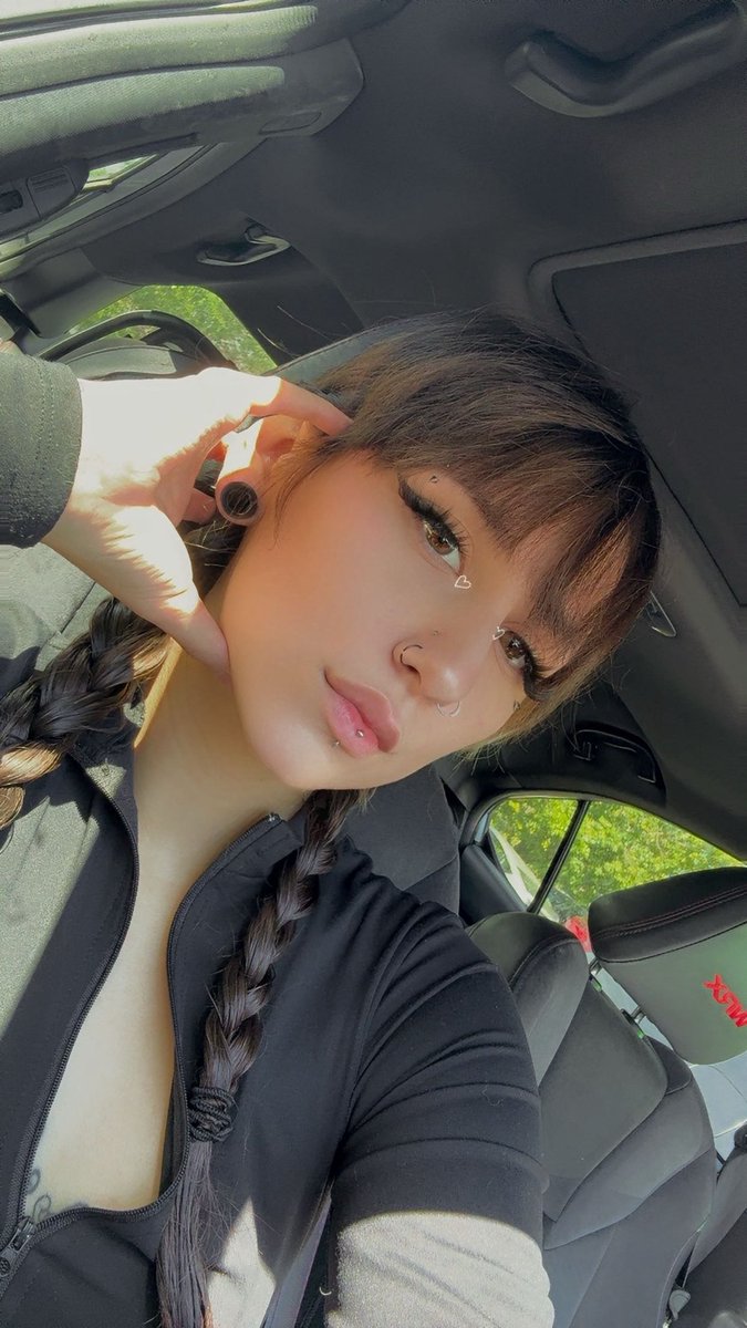 ᴠɪᴄ tweet media