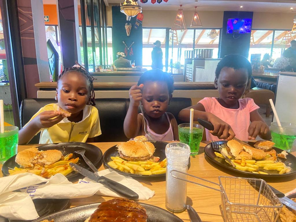 kk_Rakabe's tweet photo. Left: Tshegofatso, Middle: Katlego and Right: Mahlatse https://t.co/BAReleVJvY