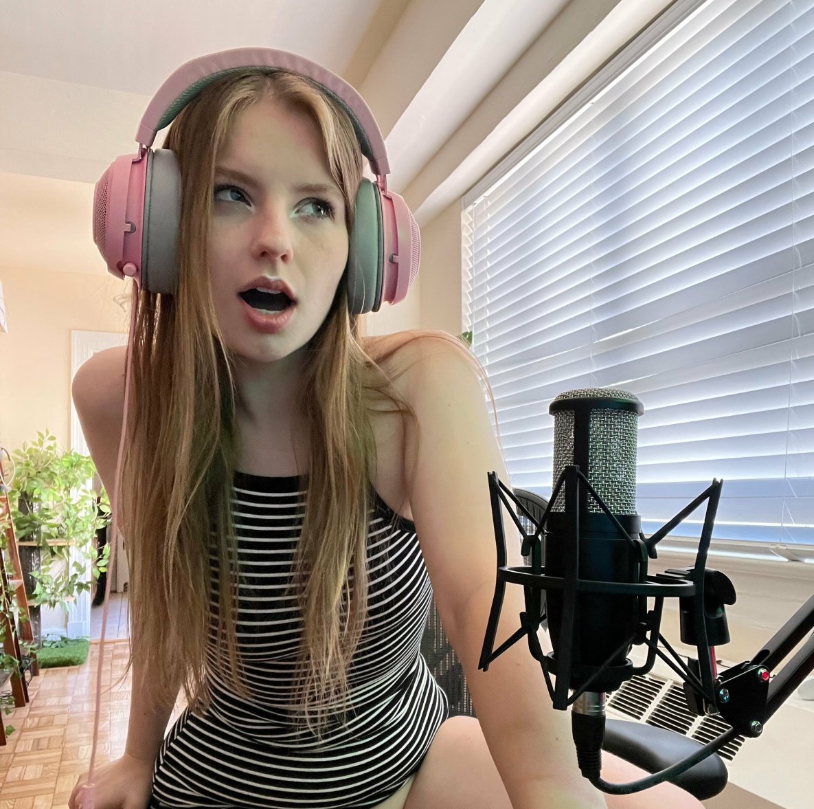 norafiya50's tweet photo. ⚠️ TRADE OFFER  ⚠️

i get: a like
you get: my unreleased vid 🍕 https://t.co/5VX2yKoXKk