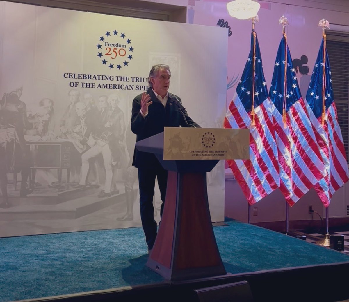 DoctorJanette's tweet image. Faith, Leadership and Love of Country all in one room.  God bless America! @250Freedom_ 🇺🇸