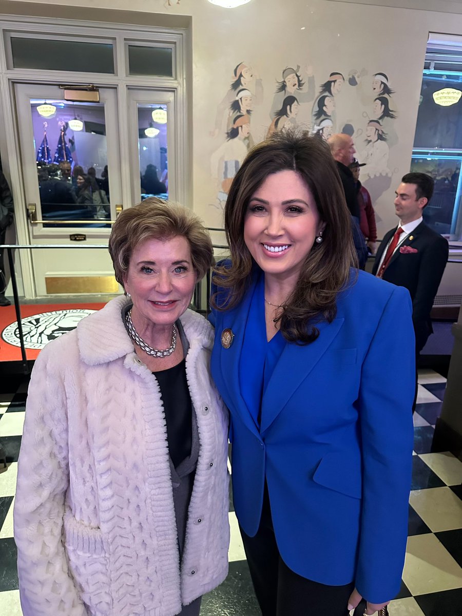 DoctorJanette's tweet image. Faith, Leadership and Love of Country all in one room.  God bless America! @250Freedom_ 🇺🇸