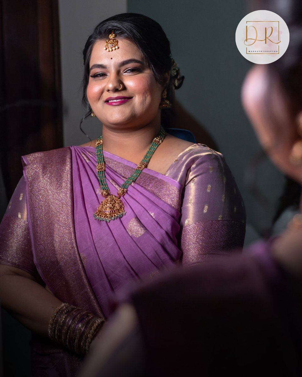 makeupbydeeptha's tweet photo. "Makeup that stays as strong as your confidence. From sunrise to late-night celebrations, your glam never fades. Discover long-lasting beauty that performs.

Book your glam session."

.

#LongLastingMakeup #AllDayGlam #BeautyThatStays #FlawlessWear #StayGlam #MakeupArtistIndia https://t.co/ZrKoZ1BoV3