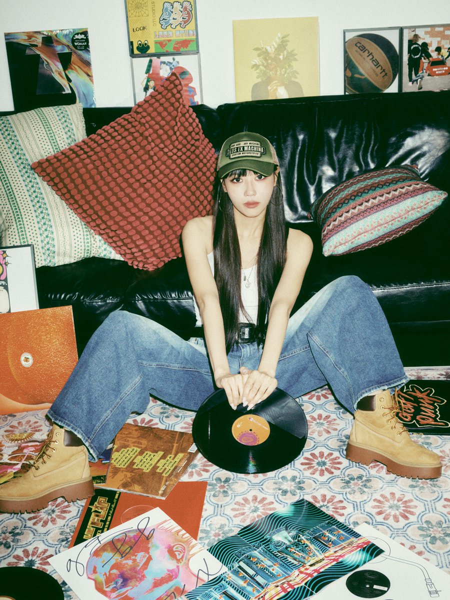 AOMGOFFICIAL's tweet photo. [이미주 (Lee Mi Joo)]
New Profile #2

#이미주 #LEEMIJOO
#AOMG https://t.co/oEZvTcUwnv