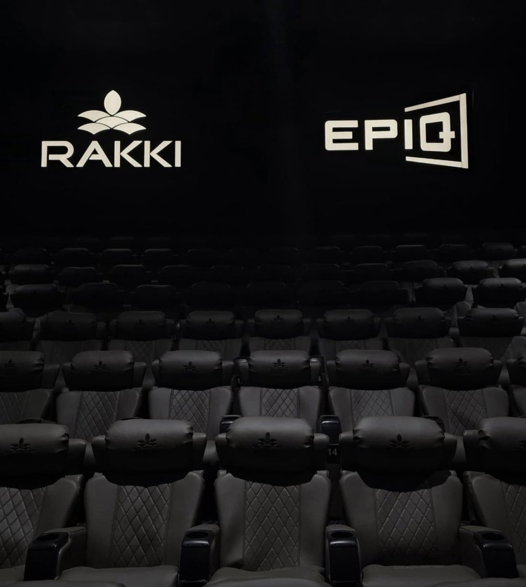 VenkatRamanan_'s tweet image. 🚨CHENNAI’S FIRST #EPIQ THEATRE IS GETTING READY TO OPEN WITH #JanaNayagan &amp;amp; #Parasakthi 🧨💥

@rakkicinemas in Kelambakkam