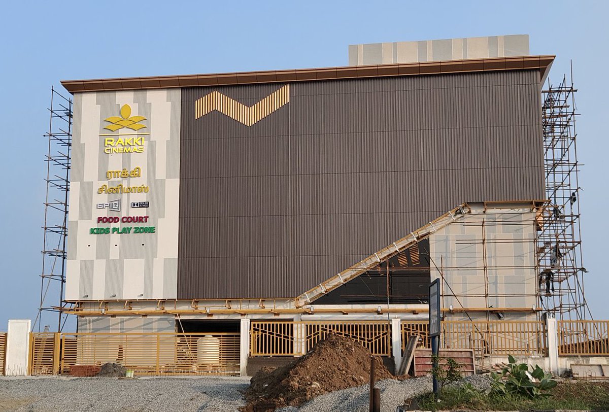 VenkatRamanan_'s tweet image. 🚨CHENNAI’S FIRST #EPIQ THEATRE IS GETTING READY TO OPEN WITH #JanaNayagan &amp;amp; #Parasakthi 🧨💥

@rakkicinemas in Kelambakkam