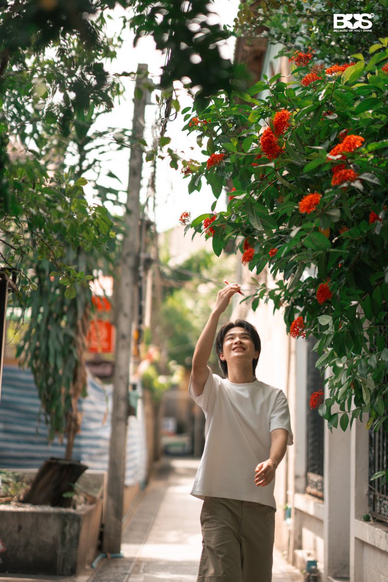 BUS_SONRAY's tweet image. 📸BEHIND THE SCENES PHOTOS

ให้รู้ว่ามีความรักมาจากคนข้าง ๆ กาย 👀

[BUS COVER PROJECT] THAI - ‘9 นาฬิกา’ (Original Artist: SPF)​  OUT NOW!

🔗:  youtu.be/wNr2XRZ2XuE

#THAI_9นาฬิกา
#THAIchayanon
#BUSCOVERPROJECT
#BUSbecauseofyouishine