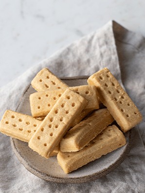 Shortbread's tweet image. A family recipe, four simple ingredients, and shortbread we’ve been proud to bake in Scotland since 1898.

Happy National Shortbread Day!

#WalkersShortbread #ScotlandAtItsFinest #BakedInScotland #Shortbread #Scotland #AllButterShortbread #FamilyBusiness #NationalShortbreadDay
