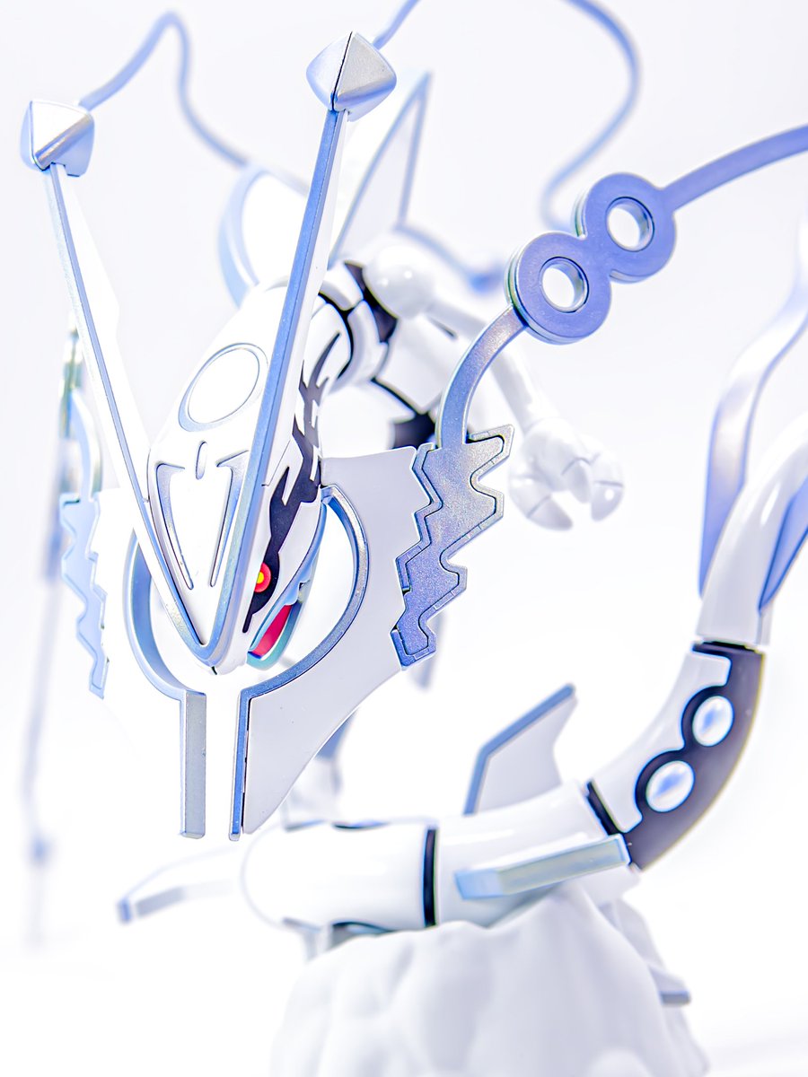 白いメガレックウザ

完成しました✨️

#ポケモン