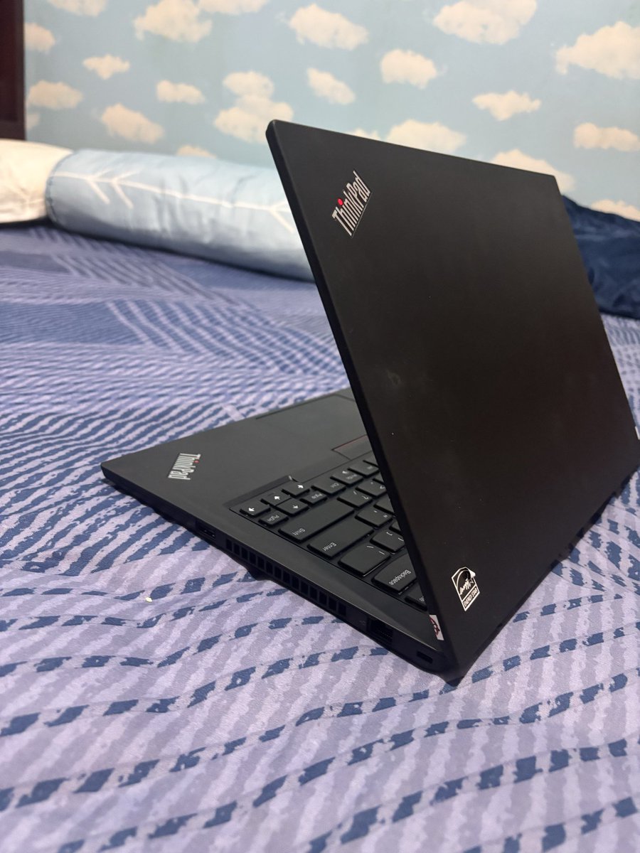 Salah satu best buy jelang akhir tahun 2025. Thinkpad T14 dengan spek &amp; harga mantap, untung pas pesan sebelum libur panjang 😄. 

Semoga lancar terus buat “nguli” di tahun 2026. Thanks om <a href="/didepancangkir/">sedang </a>