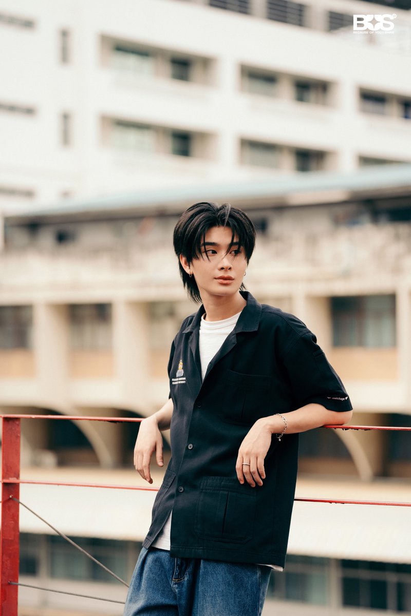 BUS_SONRAY's tweet photo. 📸BEHIND THE SCENES PHOTOS

จะต้องทำยังไงช่วยบอกฉัน เพื่อไม่ให้เธอนั้นเดินผ่านไป

[BUS COVER PROJECT] THAI - ‘9 นาฬิกา’ (Original Artist: SPF)​  OUT NOW!

🔗:  https://t.co/ARPzWcmyFd

#THAI_9นาฬิกา
#THAIchayanon
#BUSCOVERPROJECT
#BUSbecauseofyouishine https://t.co/xbSC990yJT