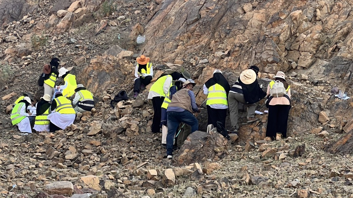 كلية علوم الأرض tweet media