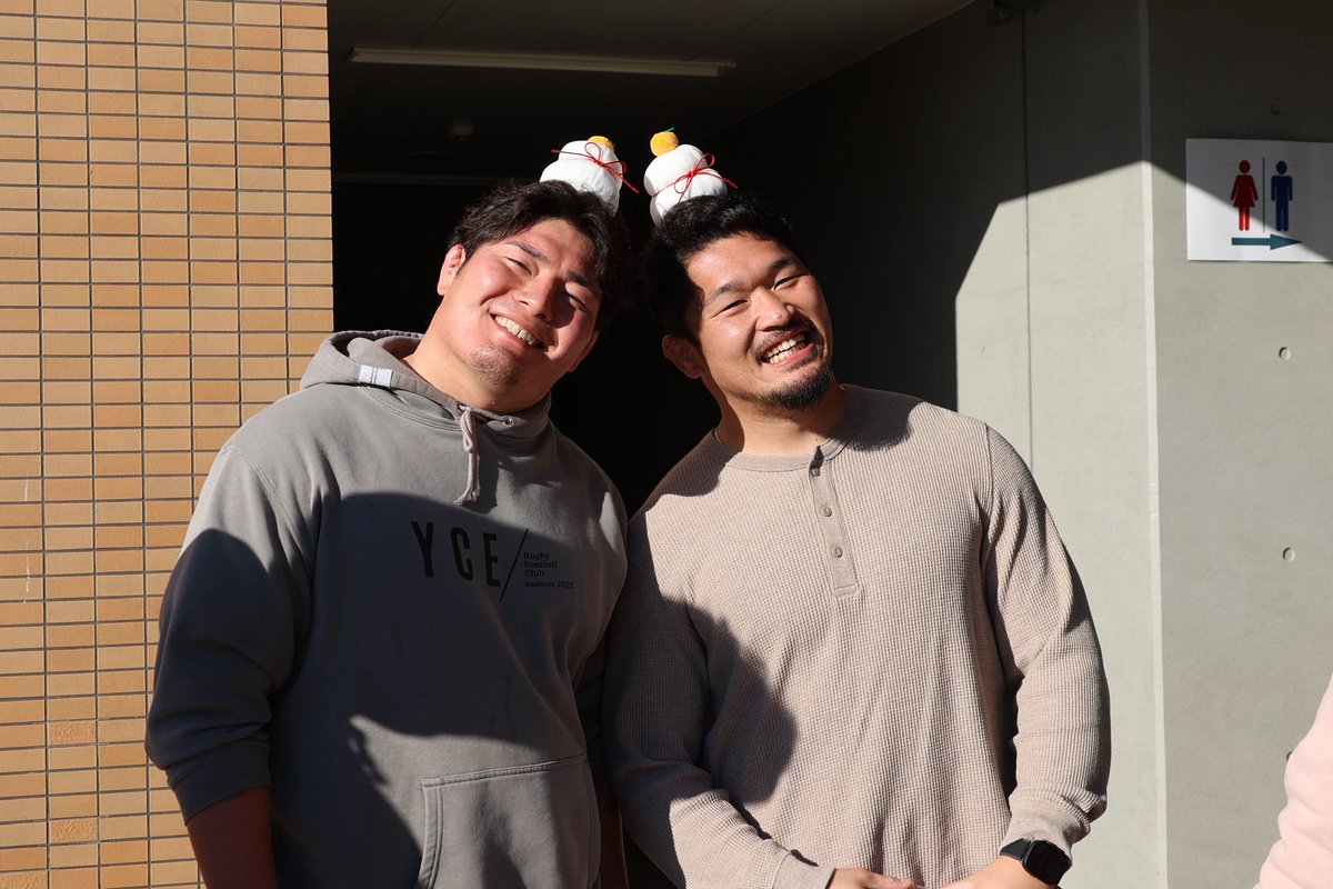 Canon_Eagles's tweet photo. 🧧毎年恒例　お餅つき🎍

練習後、チーム全員でお餅つきを行いました！
ついたお餅は、そのままみんなで美味しくいただきました😊

新年らしいひとときと、チームの絆を感じる時間に。

#横浜キヤノンイーグルス
#お餅つき
#チームイベント
#EverydayTogether https://t.co/4KZT1wKP8f