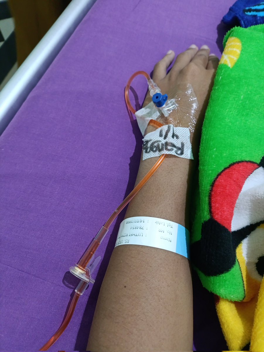 luthfirizaldi's tweet photo. Infus es jeruk 🍊 https://t.co/VB1uCTdYN5